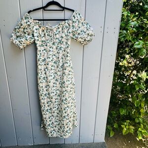 Off the shoulder floral print dress. Mid length Xs